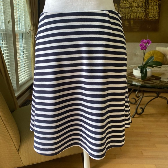LOFT Black & White Horizontal Stripe Mini Wrap Skirt size Small - Picture 3 of 9